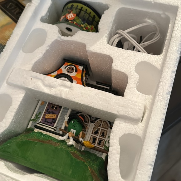 Department 56 Spooky Lighted House & Candy Dish with Green Mrs. M&M - Picture 4 of 8